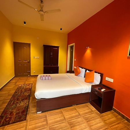 Munnar Blue Mist Bed & Breakfast エクステリア 写真