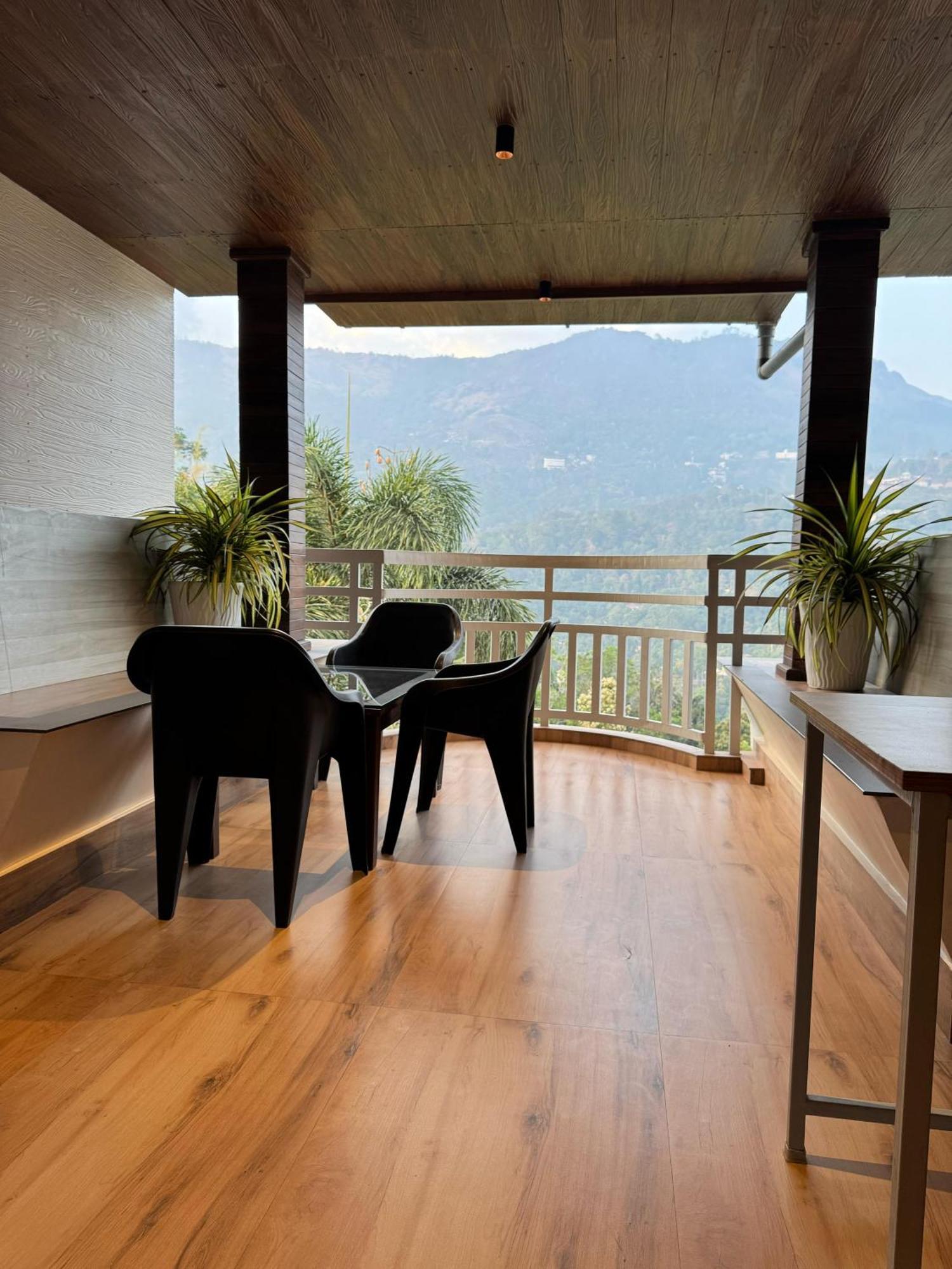 Munnar Blue Mist Bed & Breakfast エクステリア 写真